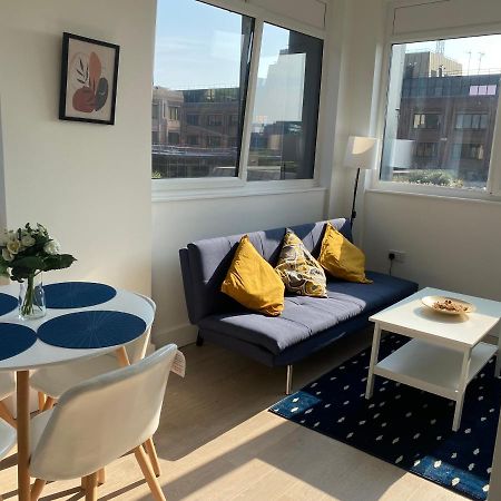 Central Location, Parking, Wi-Fi, Modern Apartment Milton Keynes Eksteriør billede