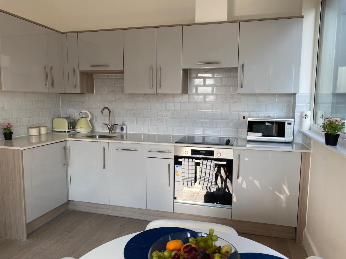Central Location, Parking, Wi-Fi, Modern Apartment Milton Keynes Eksteriør billede