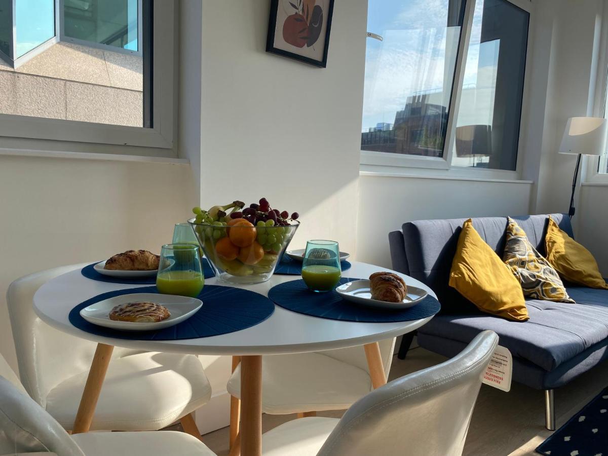 Central Location, Parking, Wi-Fi, Modern Apartment Milton Keynes Eksteriør billede
