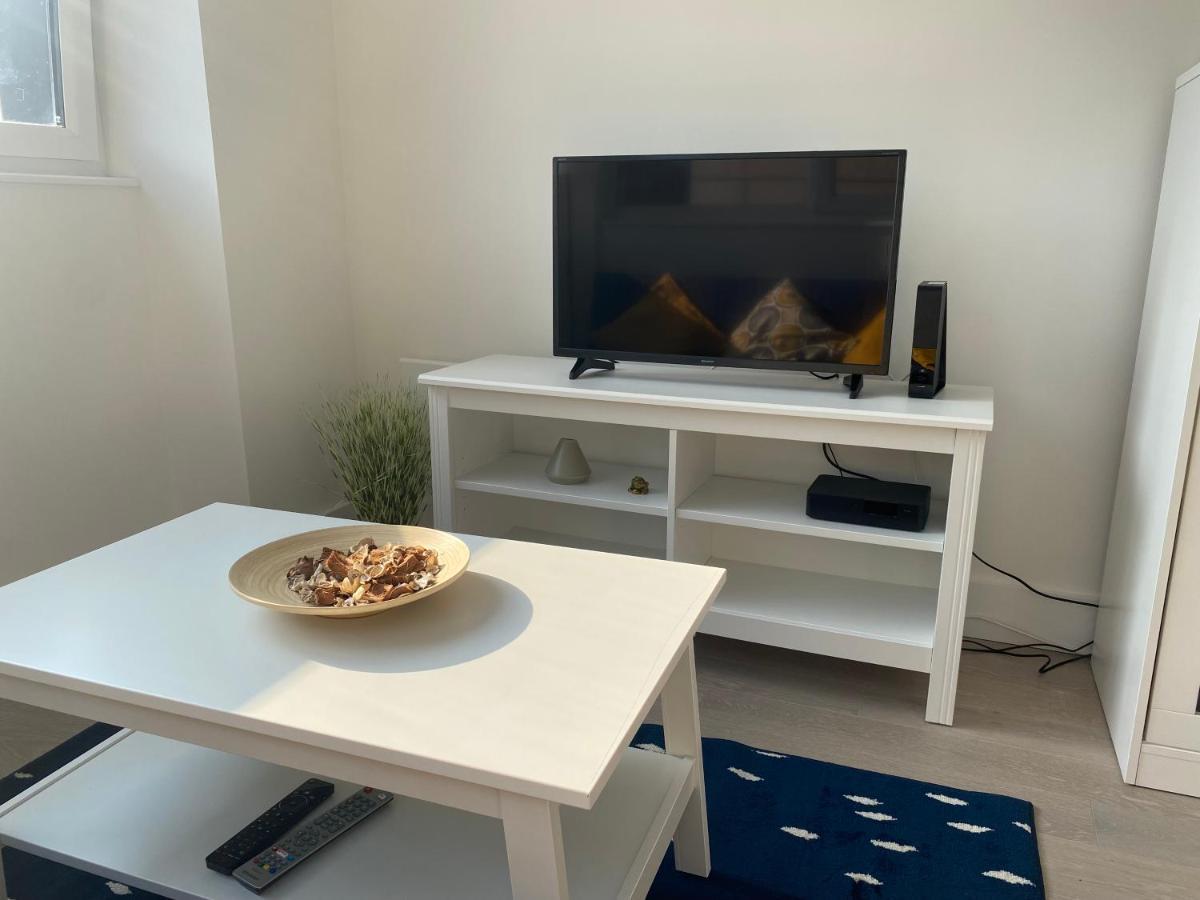 Central Location, Parking, Wi-Fi, Modern Apartment Milton Keynes Eksteriør billede