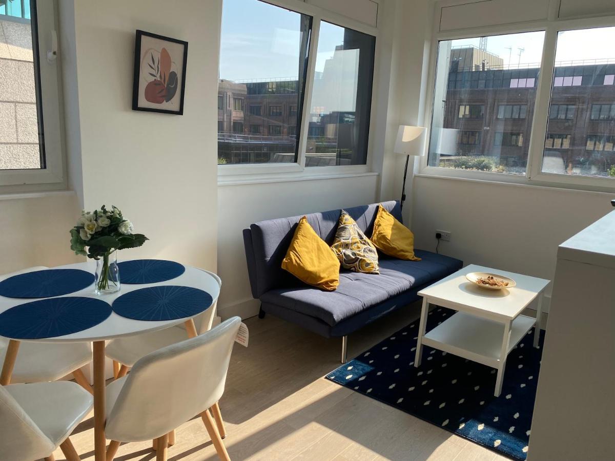 Central Location, Parking, Wi-Fi, Modern Apartment Milton Keynes Eksteriør billede