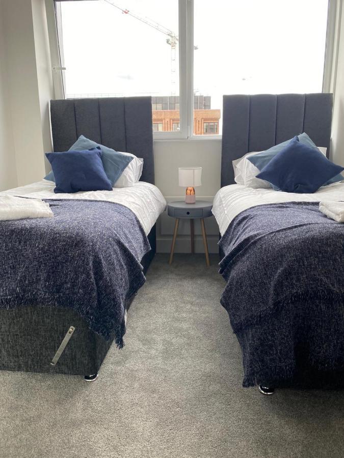 Central Location, Parking, Wi-Fi, Modern Apartment Milton Keynes Eksteriør billede